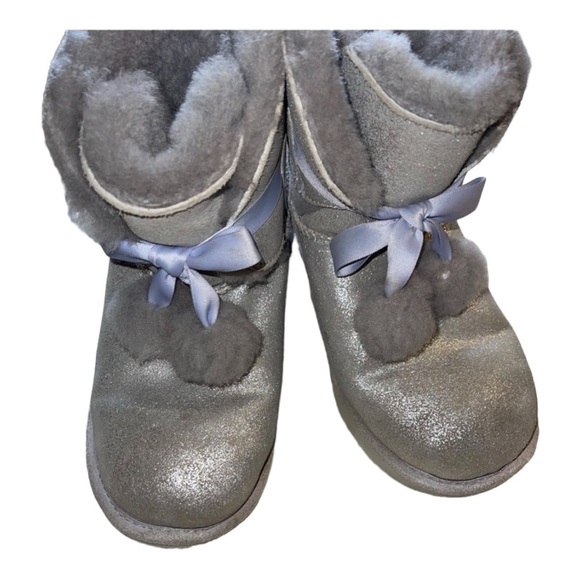 Ugg Gita Pom Pom Boots - Picture 4 of 4